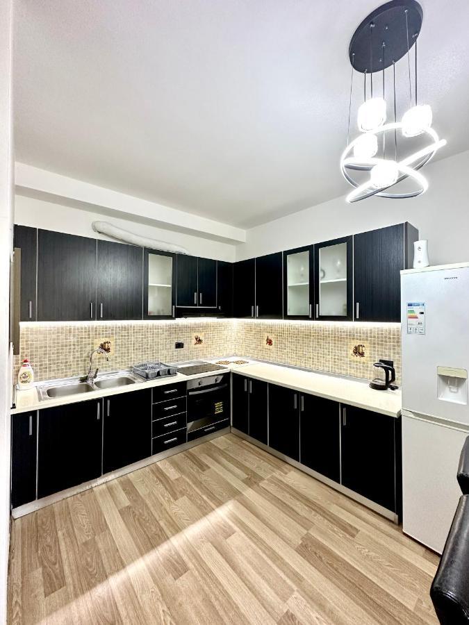 2bd Lake Escape - Tirana
